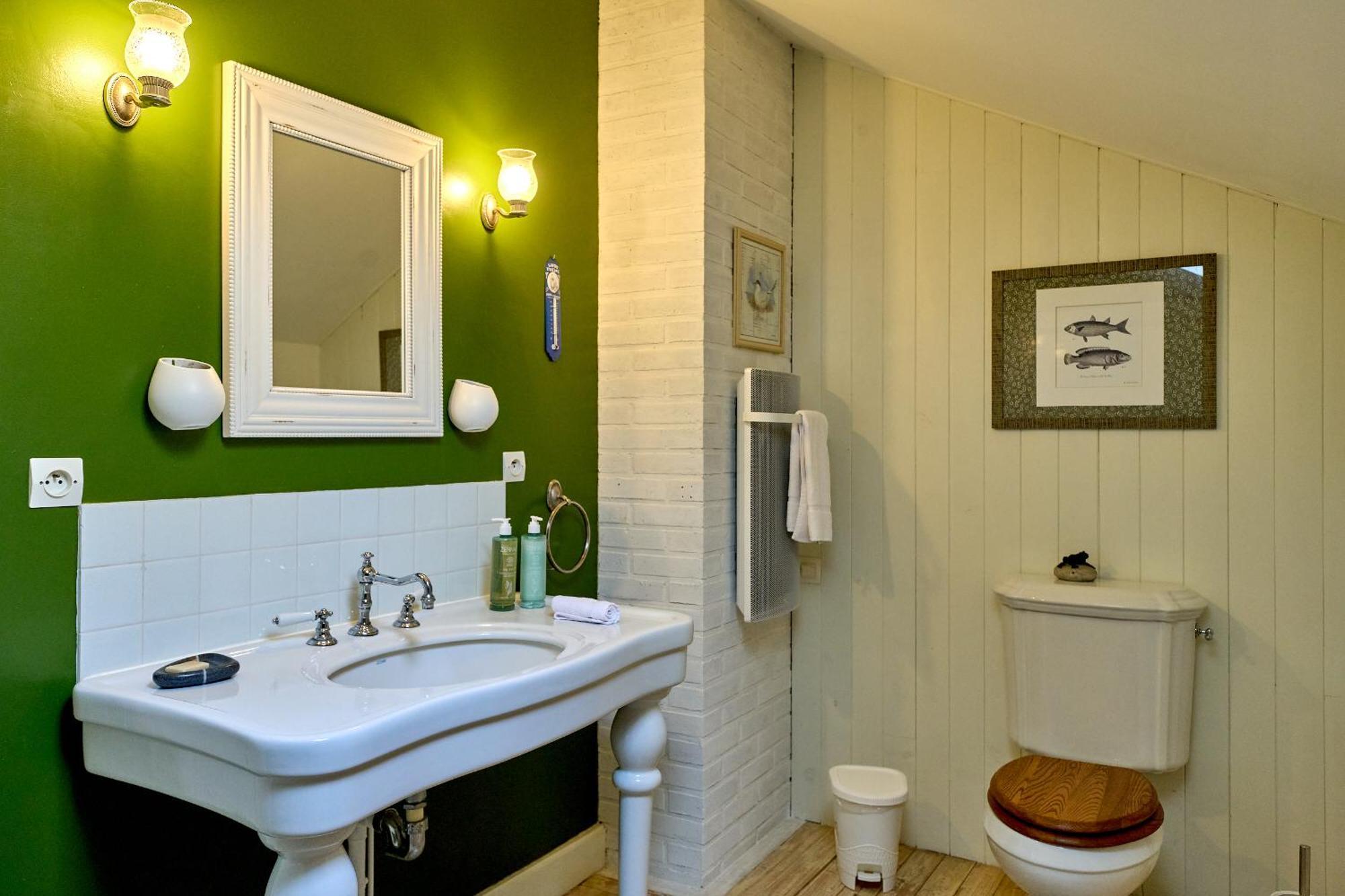 Le Nid Du Marinier Apartment Cuffy Ngoại thất bức ảnh
