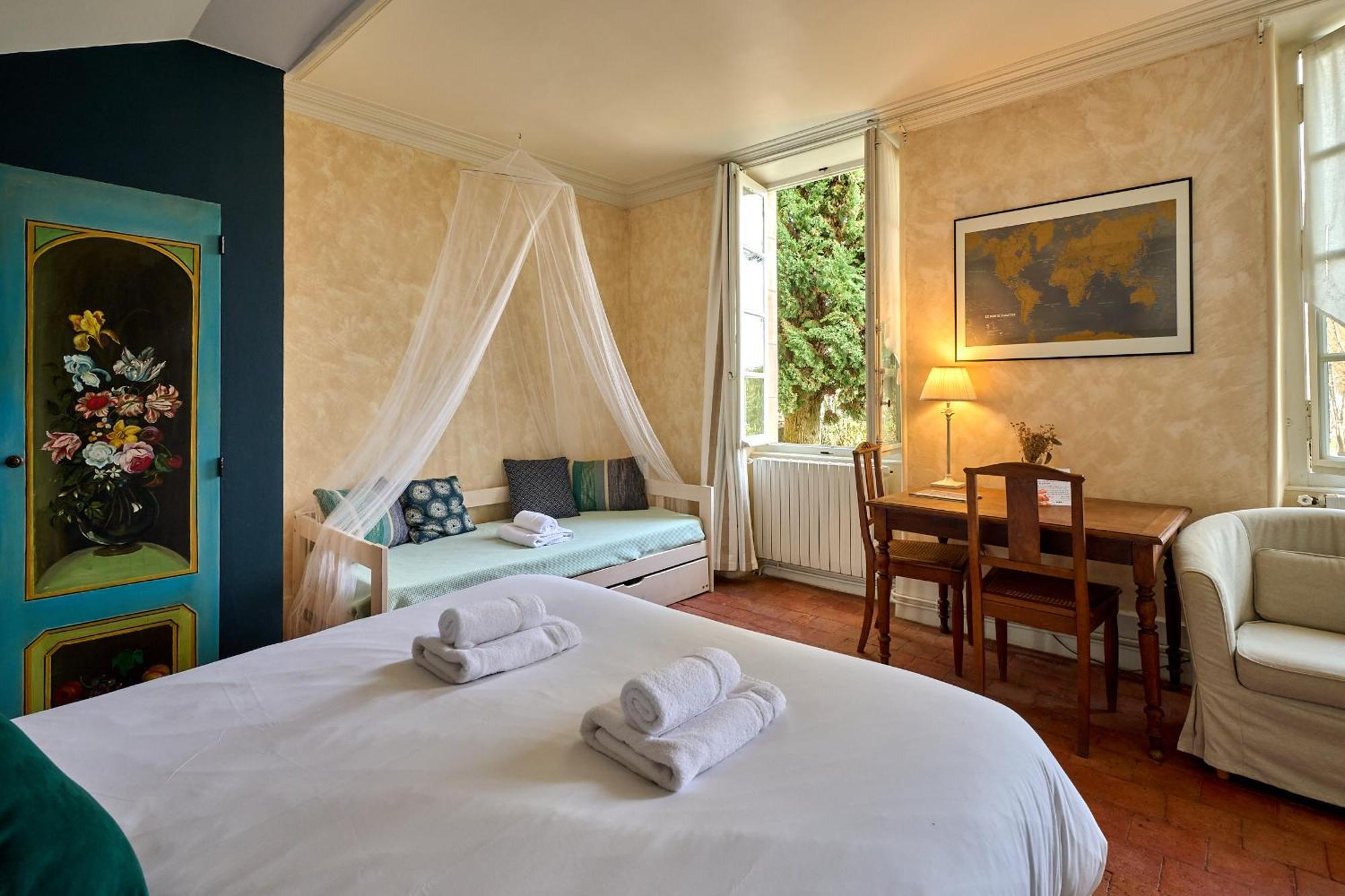 Le Nid Du Marinier Apartment Cuffy Ngoại thất bức ảnh