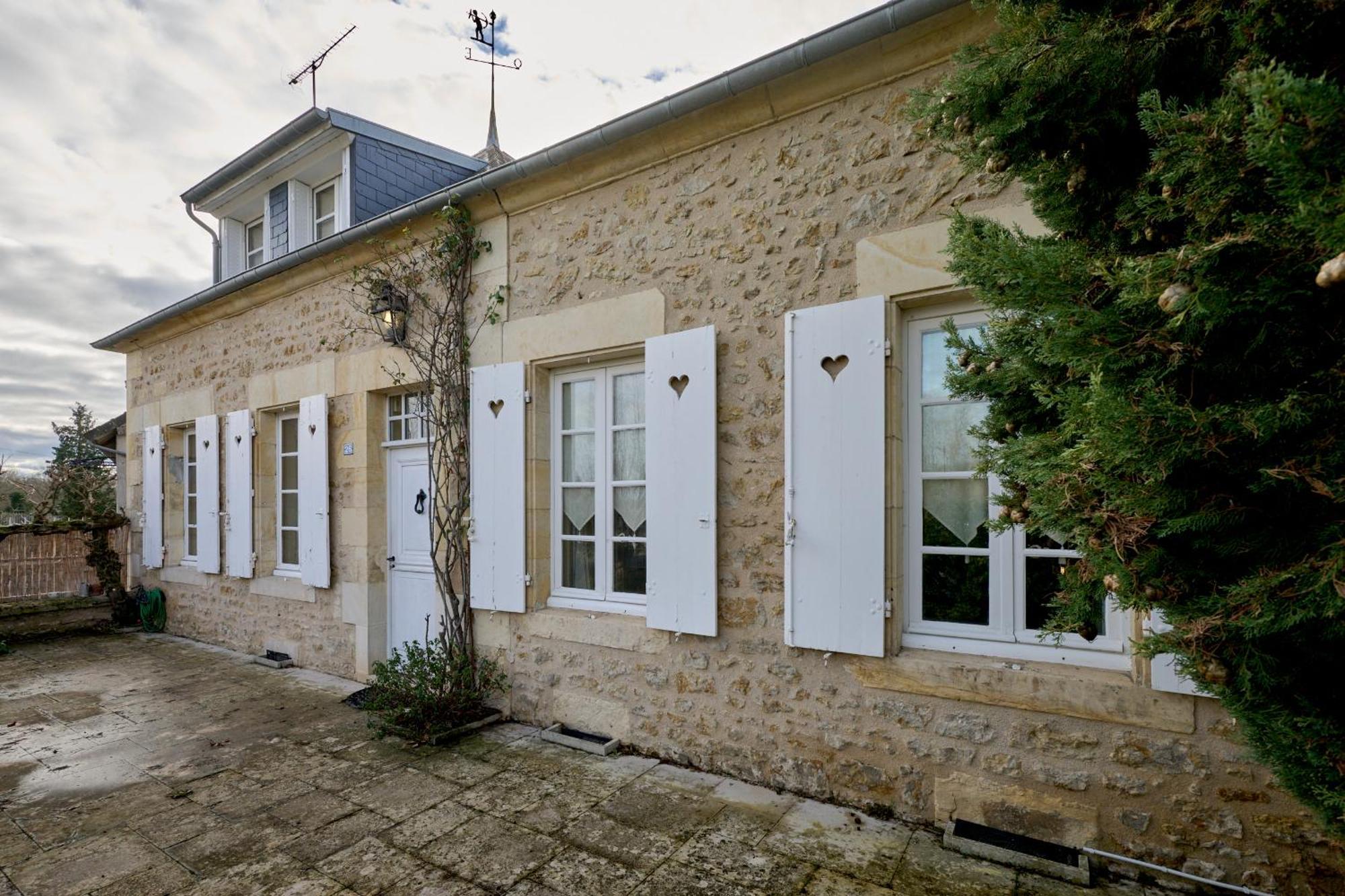Le Nid Du Marinier Apartment Cuffy Ngoại thất bức ảnh