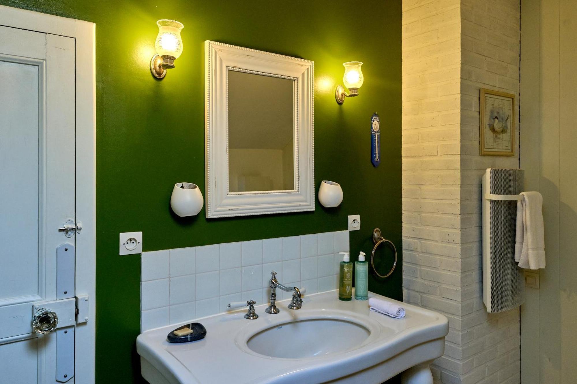 Le Nid Du Marinier Apartment Cuffy Ngoại thất bức ảnh